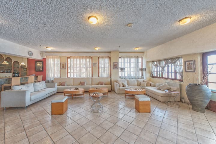 Cavos Bay Hotel and Studios
