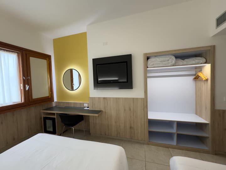 Hotel Holidays