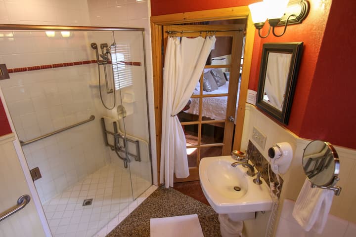 Elliott House Boutique Inn