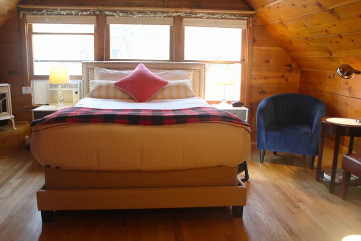 Elliott House Boutique Inn