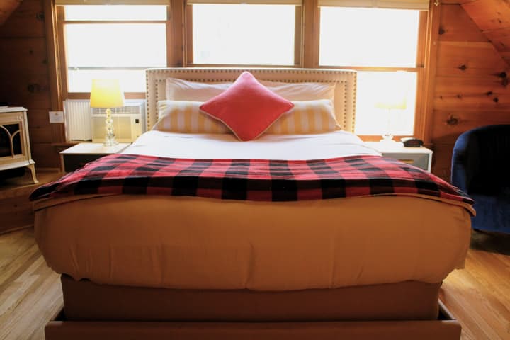 Elliott House Boutique Inn