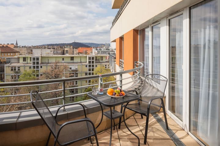 Escala Hotel & Suites