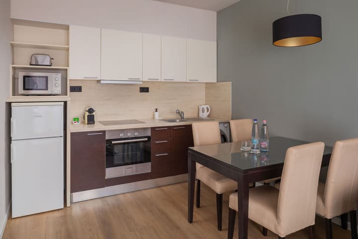 Escala Hotel & Suites