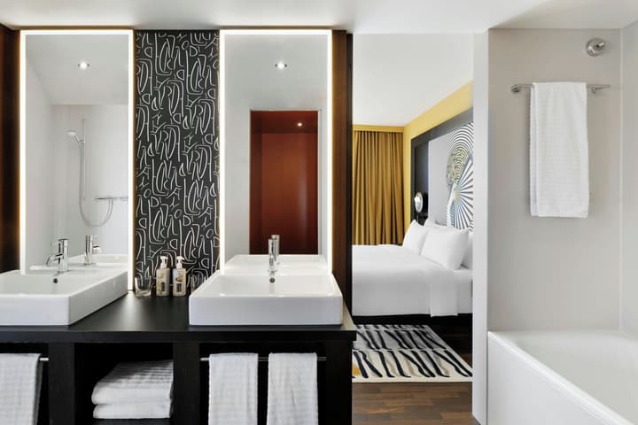 Renaissance Zürich Tower Hotel