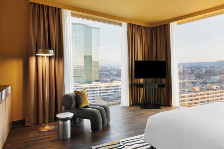Renaissance Zürich Tower Hotel