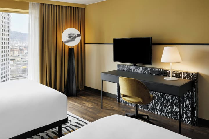 Renaissance Zürich Tower Hotel