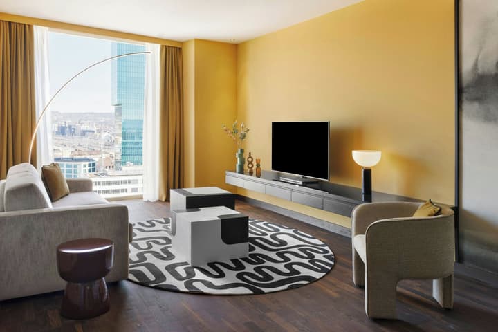 Renaissance Zürich Tower Hotel