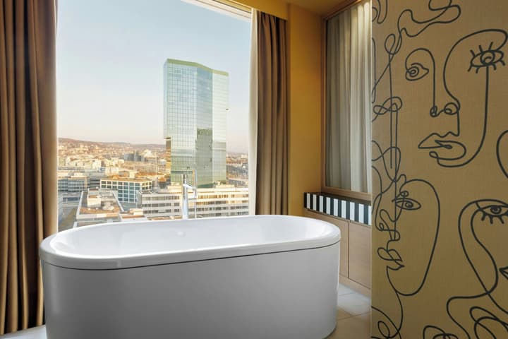 Renaissance Zürich Tower Hotel
