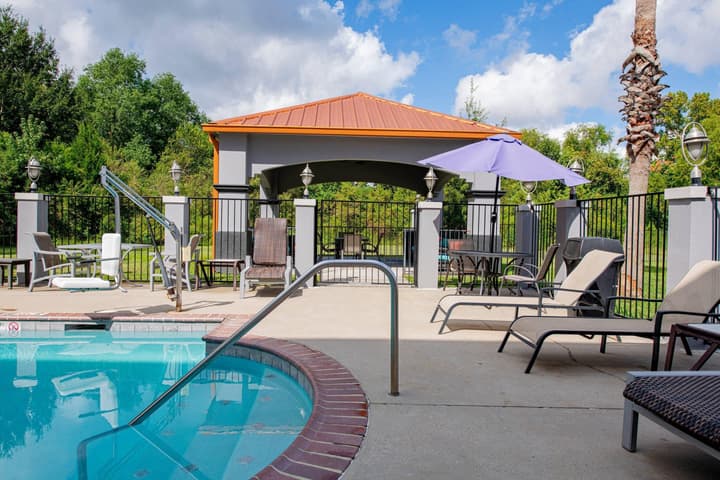 Comfort Suites Oil Center