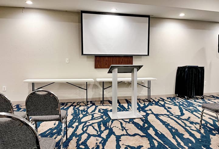 Comfort Suites Oil Center