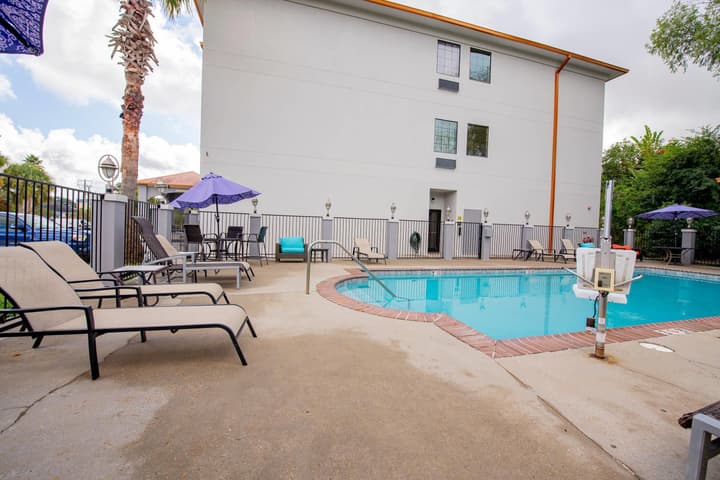 Comfort Suites Oil Center