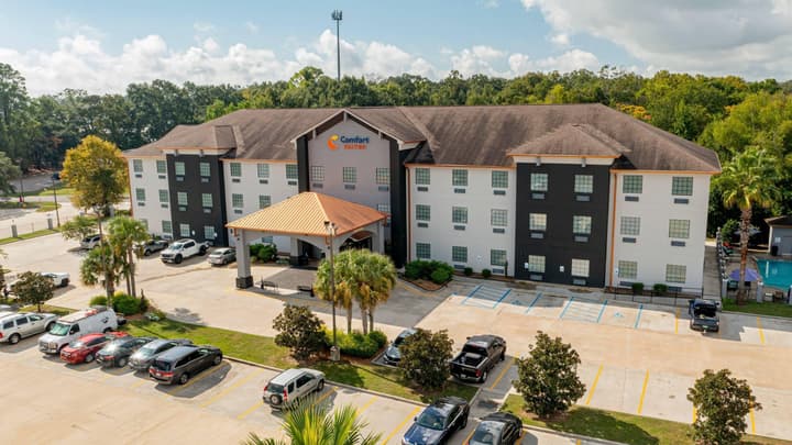 Comfort Suites Oil Center