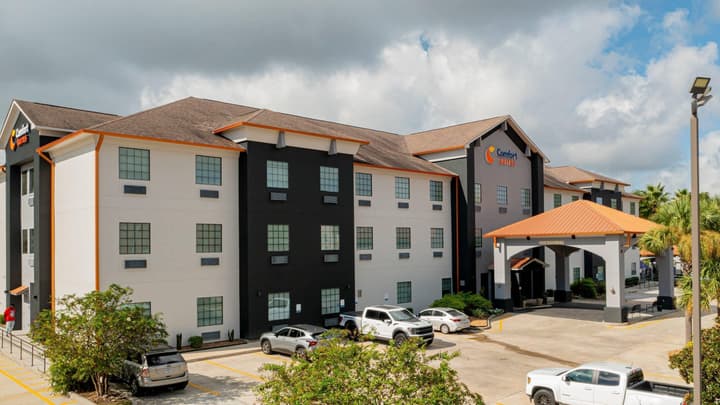 Comfort Suites Oil Center
