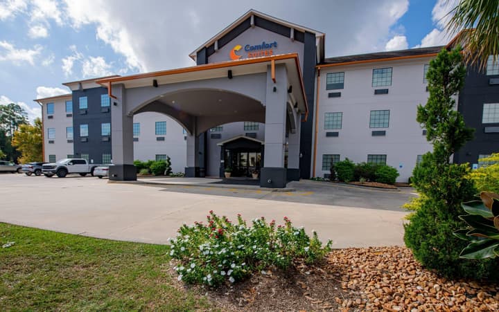 Comfort Suites Oil Center