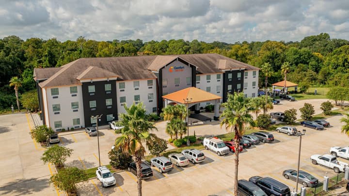 Comfort Suites Oil Center