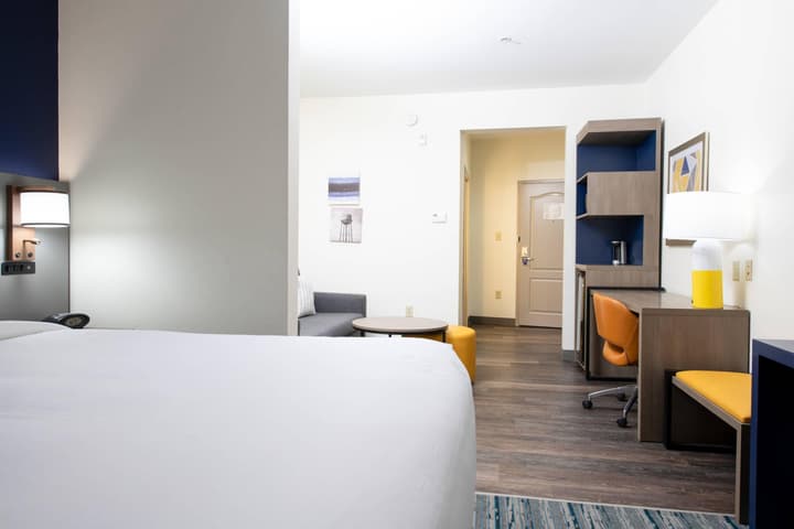 Comfort Suites Oil Center