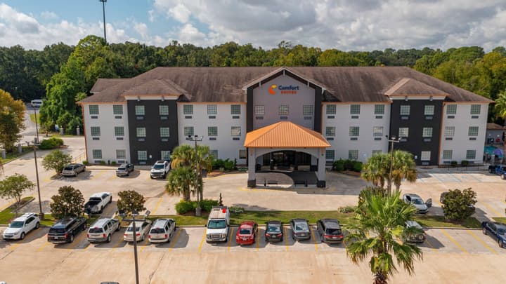 Comfort Suites Oil Center