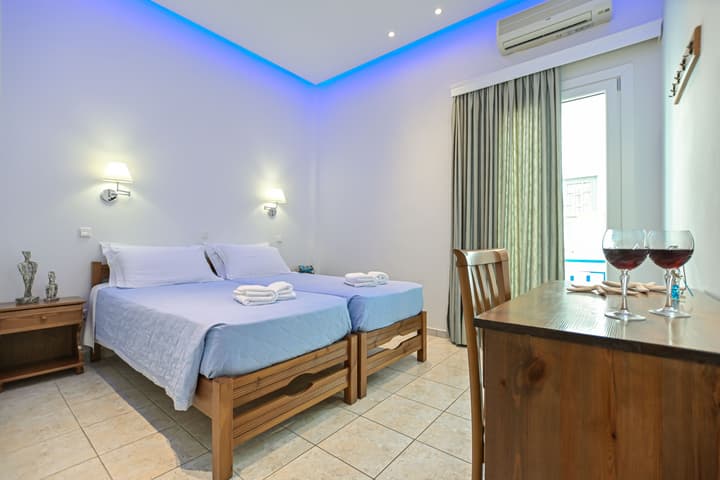 Zeus Hotel