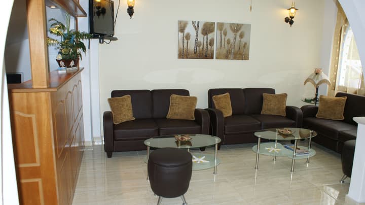 Zeus Hotel