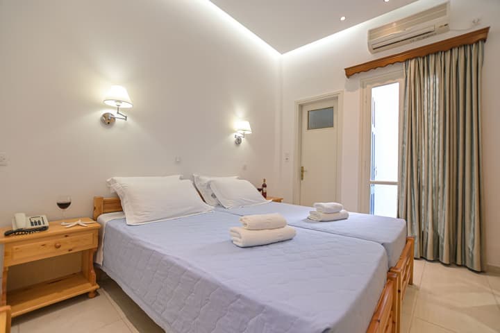 Zeus Hotel