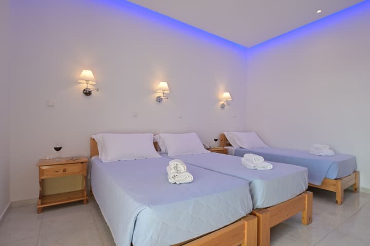 Zeus Hotel