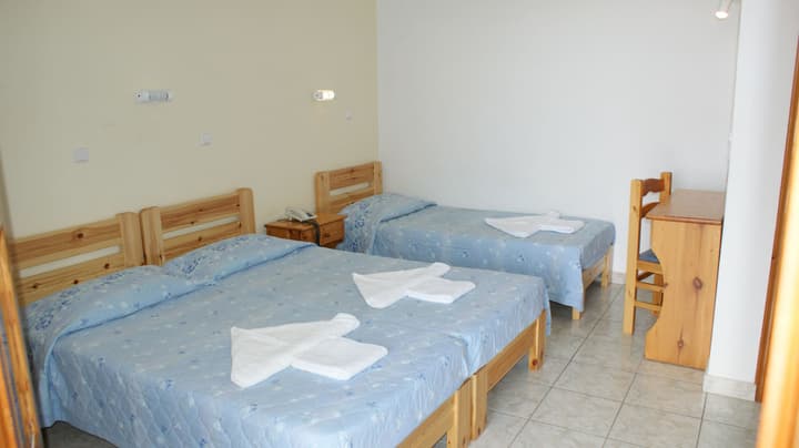 Zeus Hotel