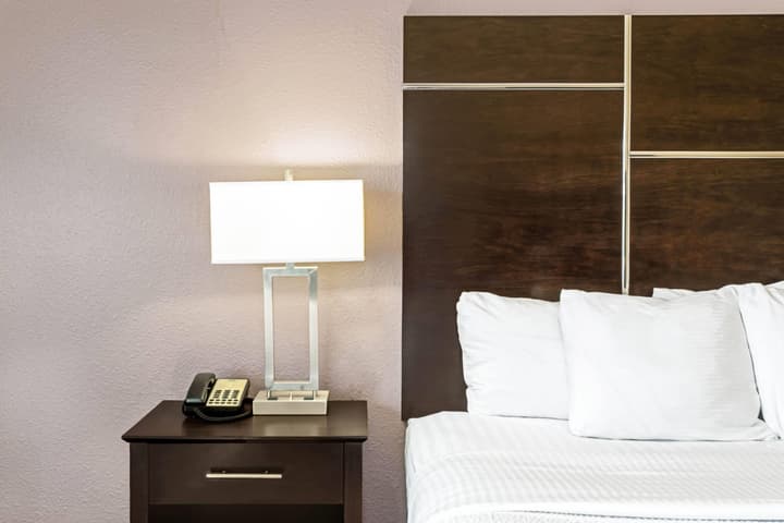 La Quinta Inn & Suites by Wyndham Denver Gateway Park