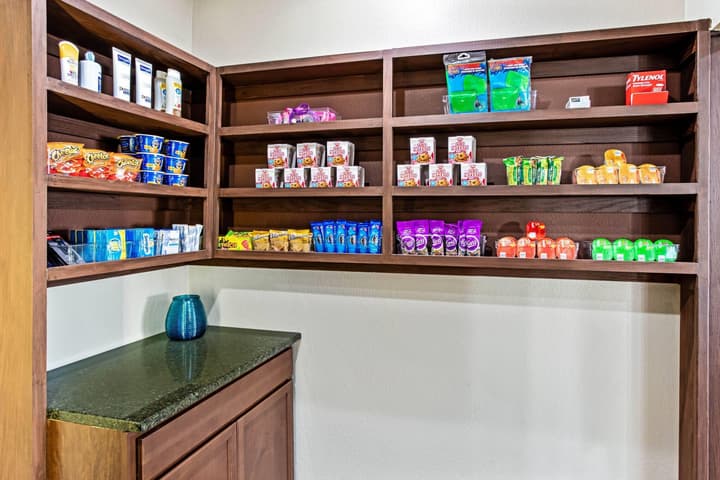 La Quinta Inn & Suites by Wyndham Denver Gateway Park