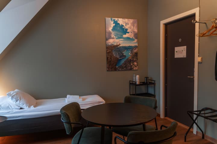 Trolltunga Hotel