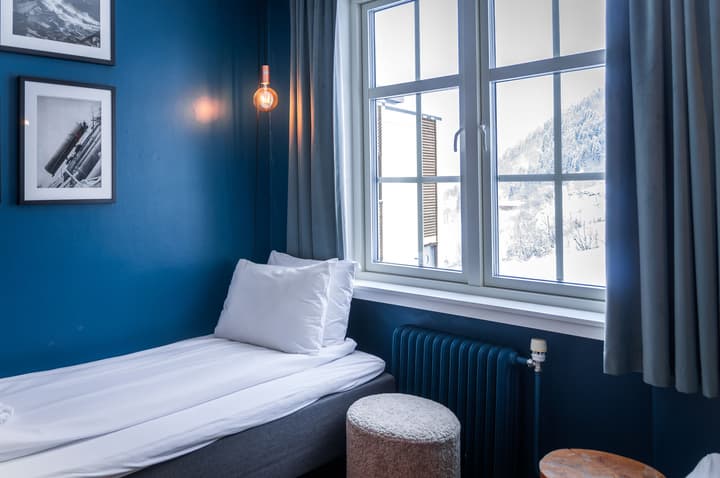 Trolltunga Hotel