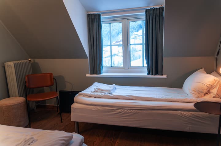 Trolltunga Hotel