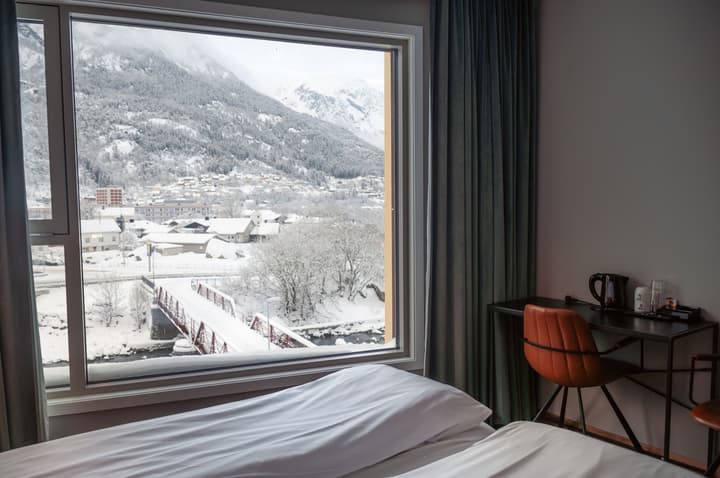 Trolltunga Hotel
