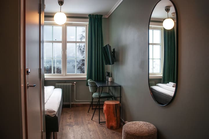 Trolltunga Hotel
