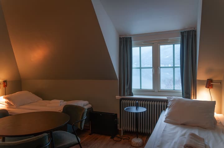 Trolltunga Hotel
