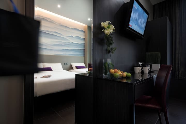 V Hotel Lavender