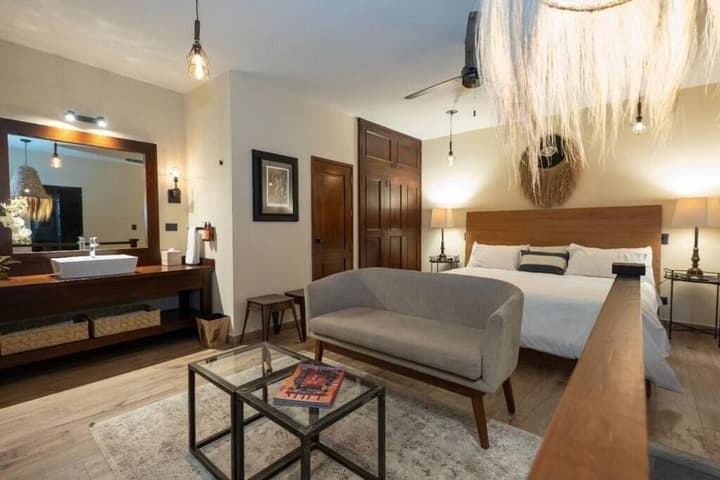 Casa Mia Suites