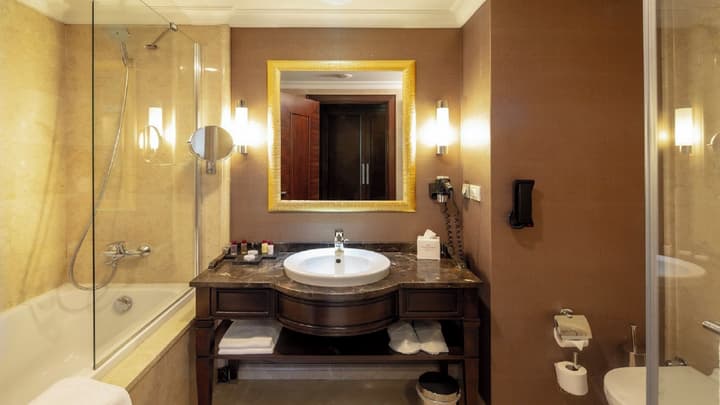 Crowne Plaza Hotel Istanbul - Asia by IHG