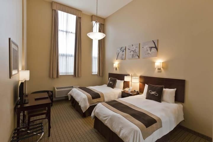 Pointe Plaza Hotel
