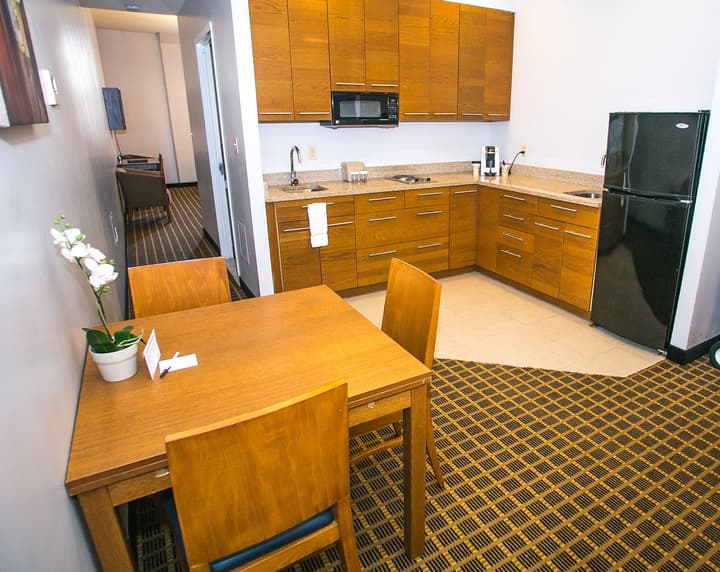 Pointe Plaza Hotel