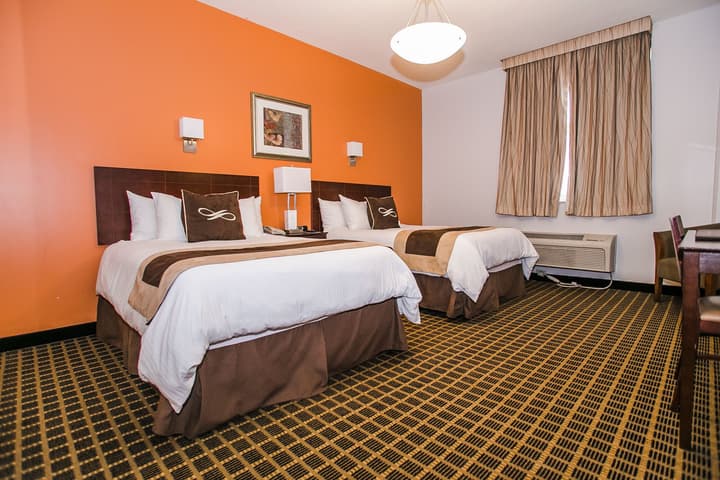 Pointe Plaza Hotel