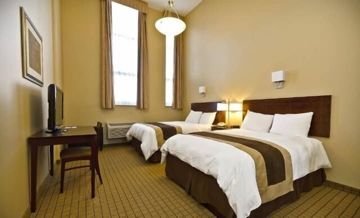 Pointe Plaza Hotel