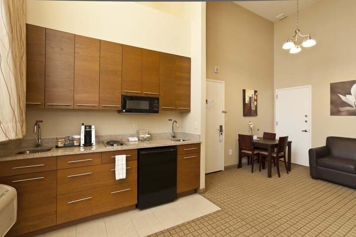 Pointe Plaza Hotel