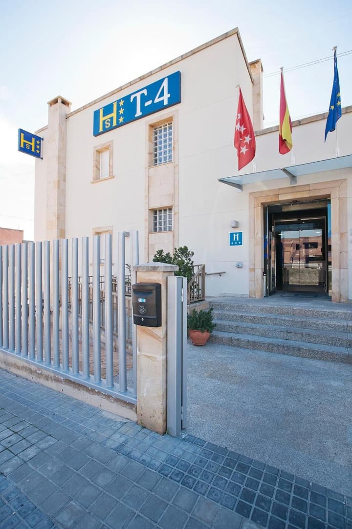 Hostal T4