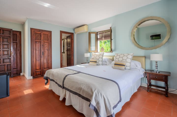 LA TARTANA HOTEL BOUTIQUE