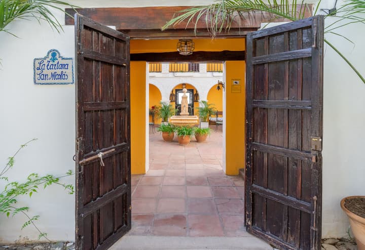 LA TARTANA HOTEL BOUTIQUE