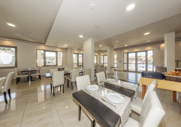 Karras Hotel