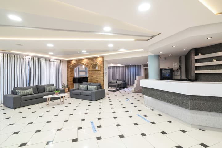 Karras Hotel
