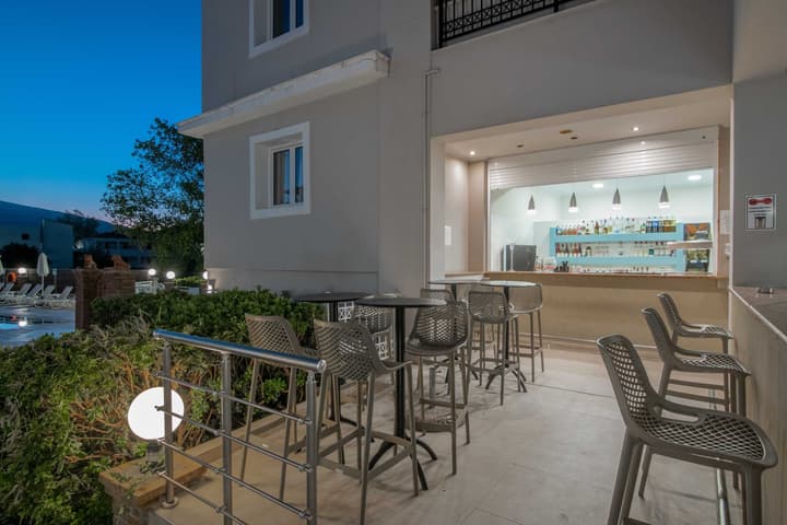 Karras Hotel