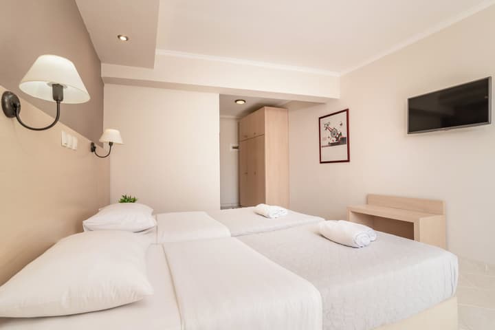 Karras Hotel