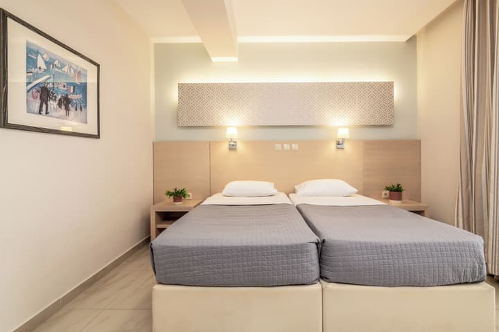 Karras Hotel